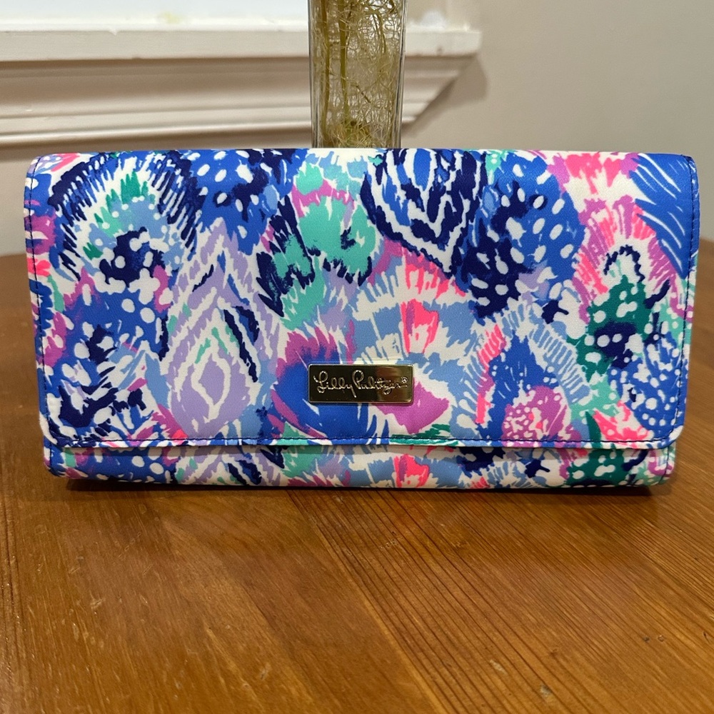 Lilly Pulitzer Colorful Patterned Travel Wallet - Picture 1 of 7